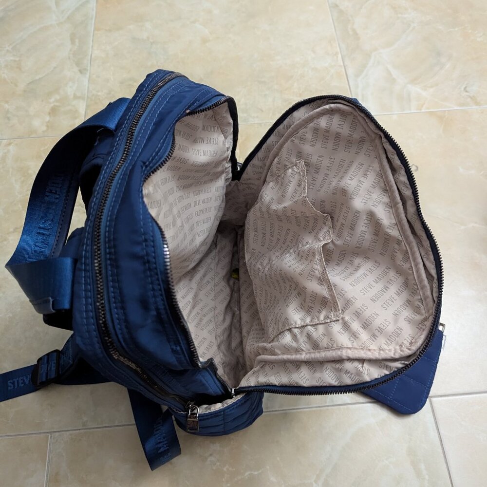Steve Madden Quilted Backpack With Zipper Wristlet Pouch Blue-Like New - Picture 13 of 14